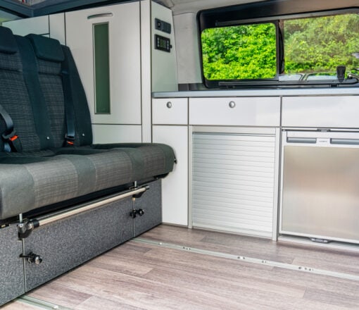 Mercedes Vito V-Klasse EQV Reimo Triostyle Camperausbau Küche Camper Möbel