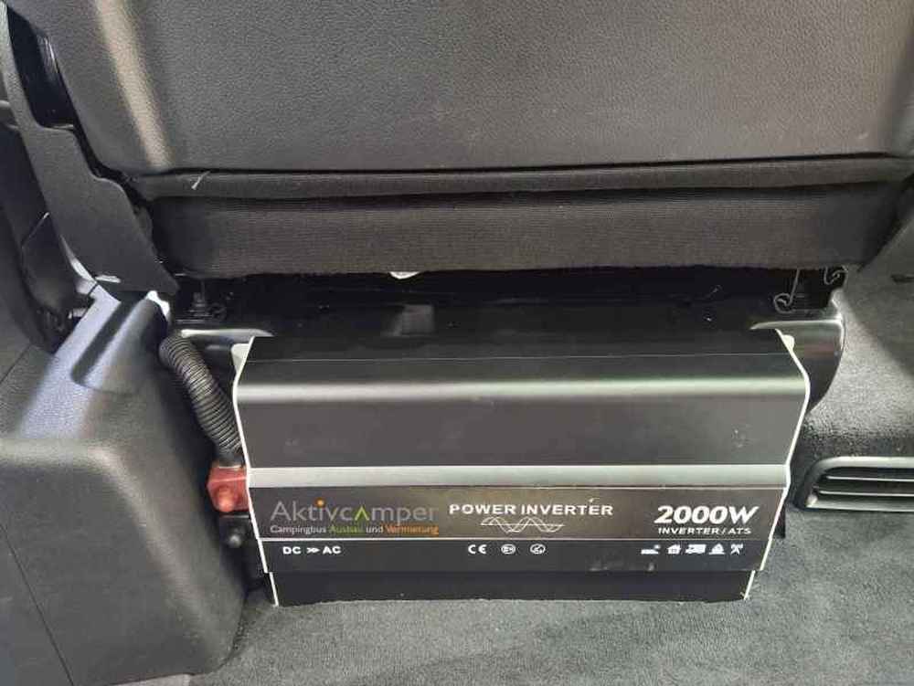 Wechselrichter 12V 230V Inverter nachrüstung verbau in einem Camper Vito V-Klasse und EQV T6 und weitere Camper. Autark Arbeiten mit Wechselstrom im Camper. E-Bike Laden.