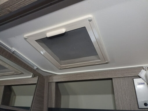 Skyup Fenster innenrahmen nach Ausbau Fenster Innenansicht Moskitonetz Badfenster