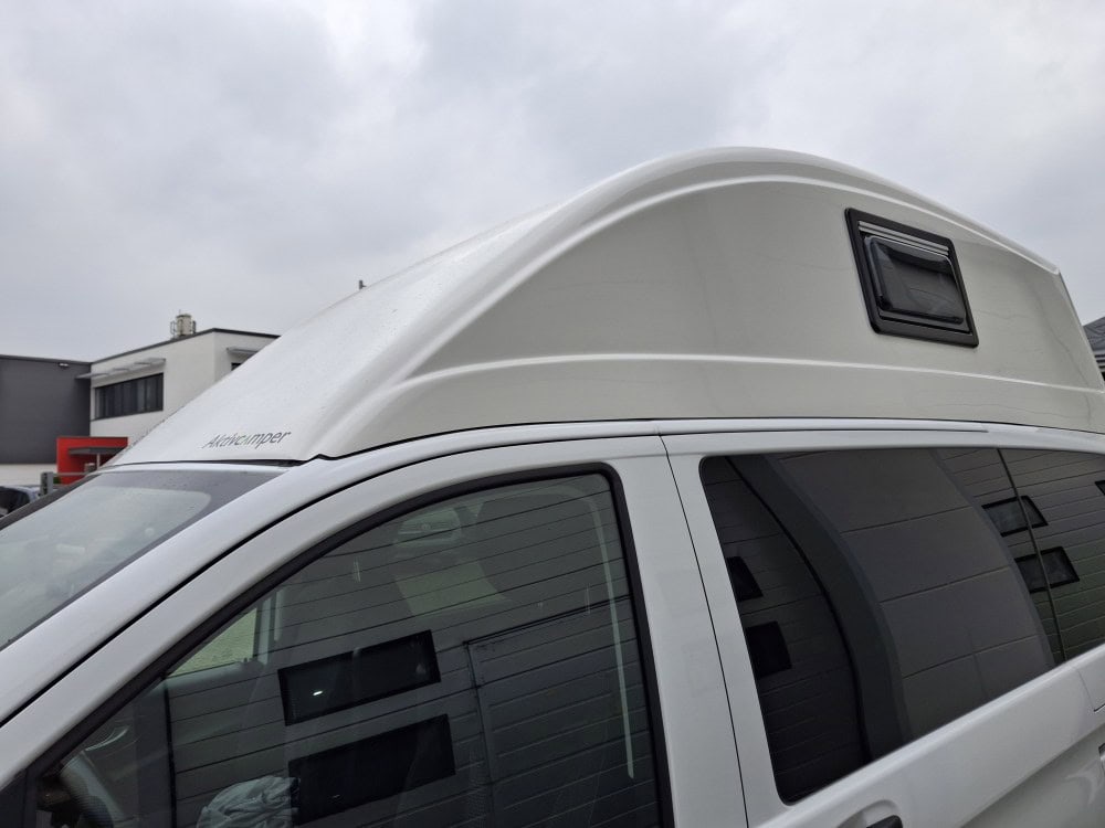 Hochdach Vito V-Klasse Reimo fest mit Fenster und Markise Isolation Fahrerseite