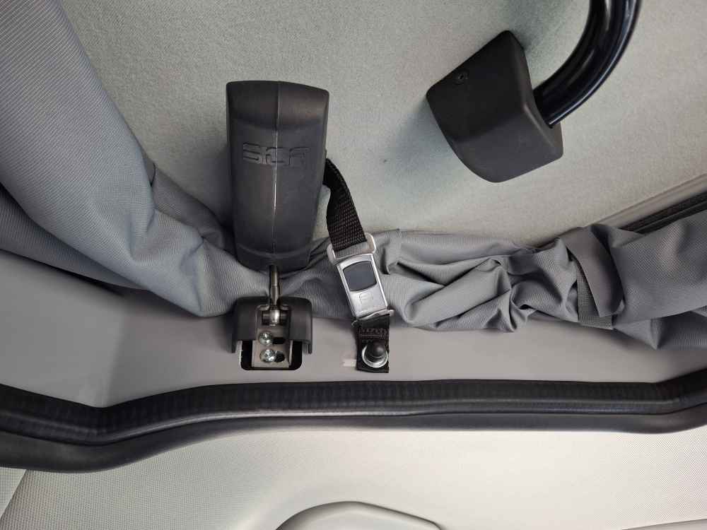 SCA 152 Aufstelldach Vito V-Klasse Mercedes Schlafdach von Aktivcamper mit bequemen Bett. Vorne Hoch Schlafdach Verschluss