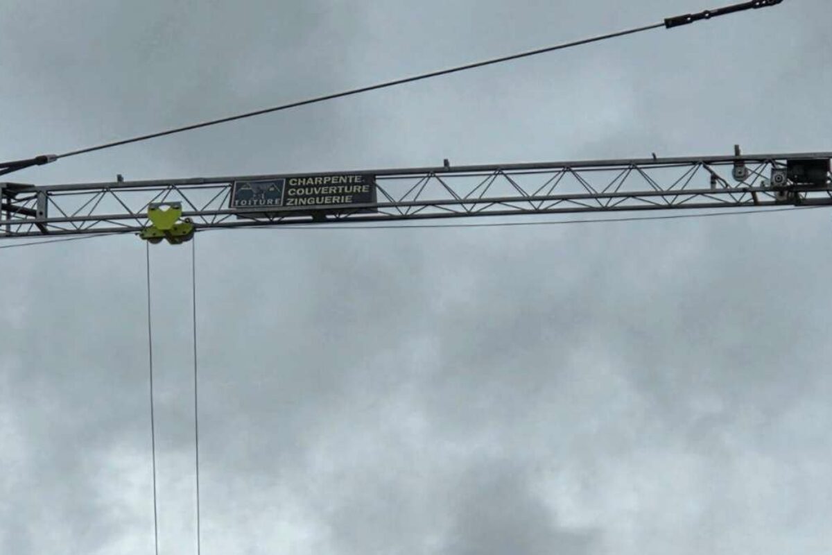 Signalétique Factory Tarbes : Votre visibilité avec 2A Toiture