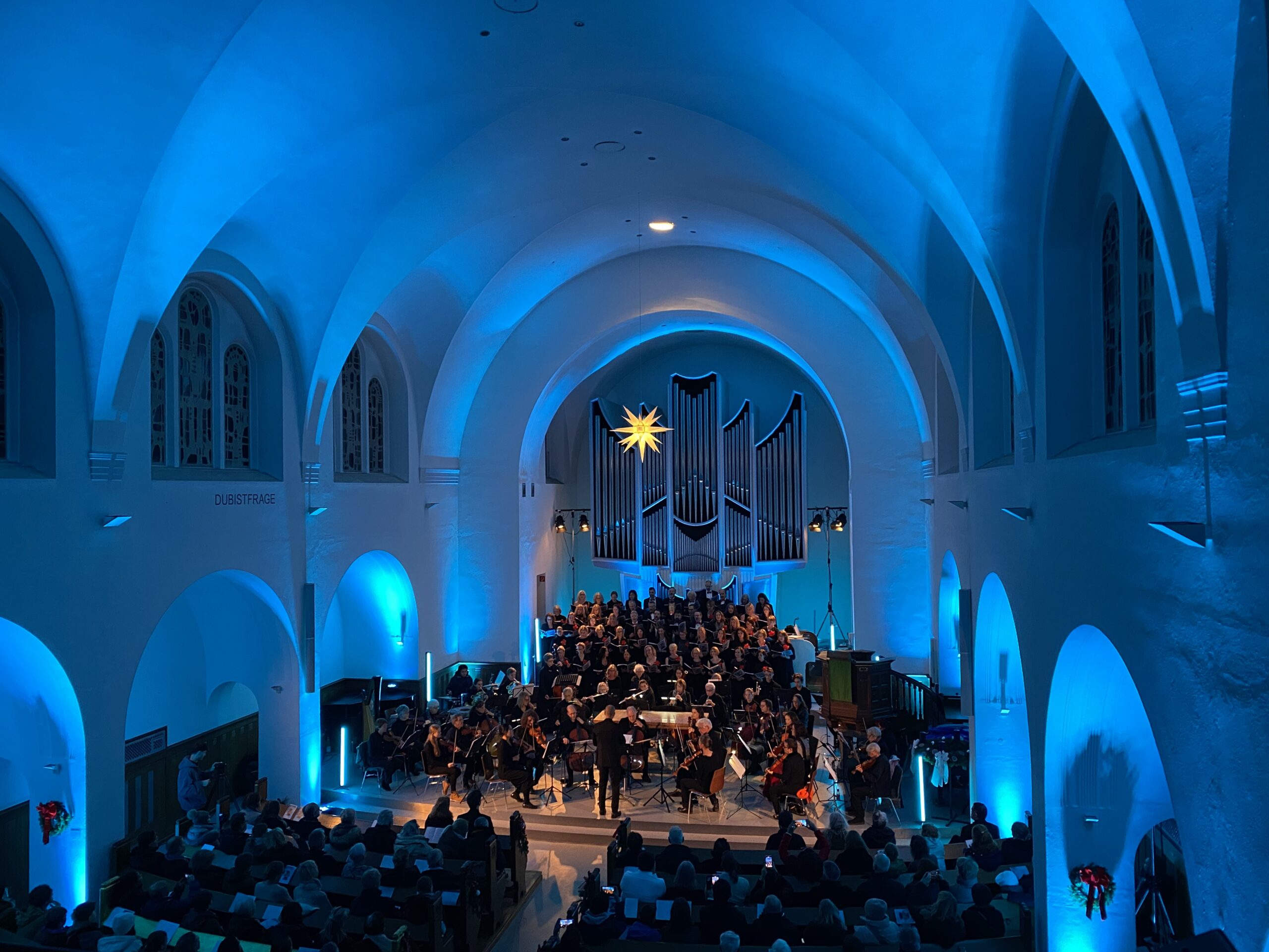 Wachtberger Kammerorchester International Voices Choir Weihnachtskonzert Lutherkirche 2023