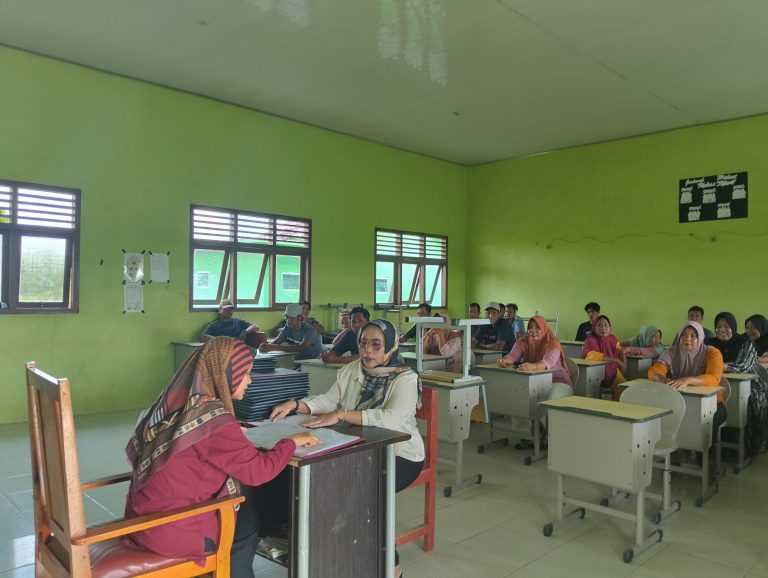pembagian rapot siswa/siswi sma negeri 1 lepar semester 2