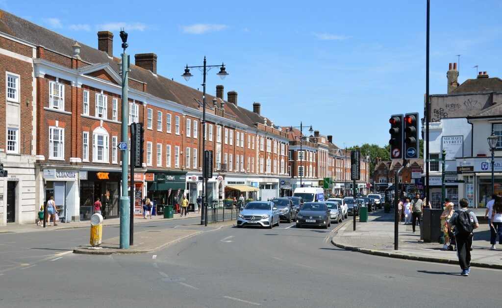 Epsom High Street at the Ashley Road and Waterloo Road junction. Photo: DimiTalen, CC0