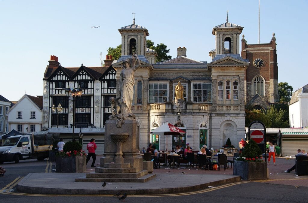 Market Place, Kingston upon Thames, with the Market House and memorial fountain. Photo: Bill Boaden, CC BY-SA 2.0