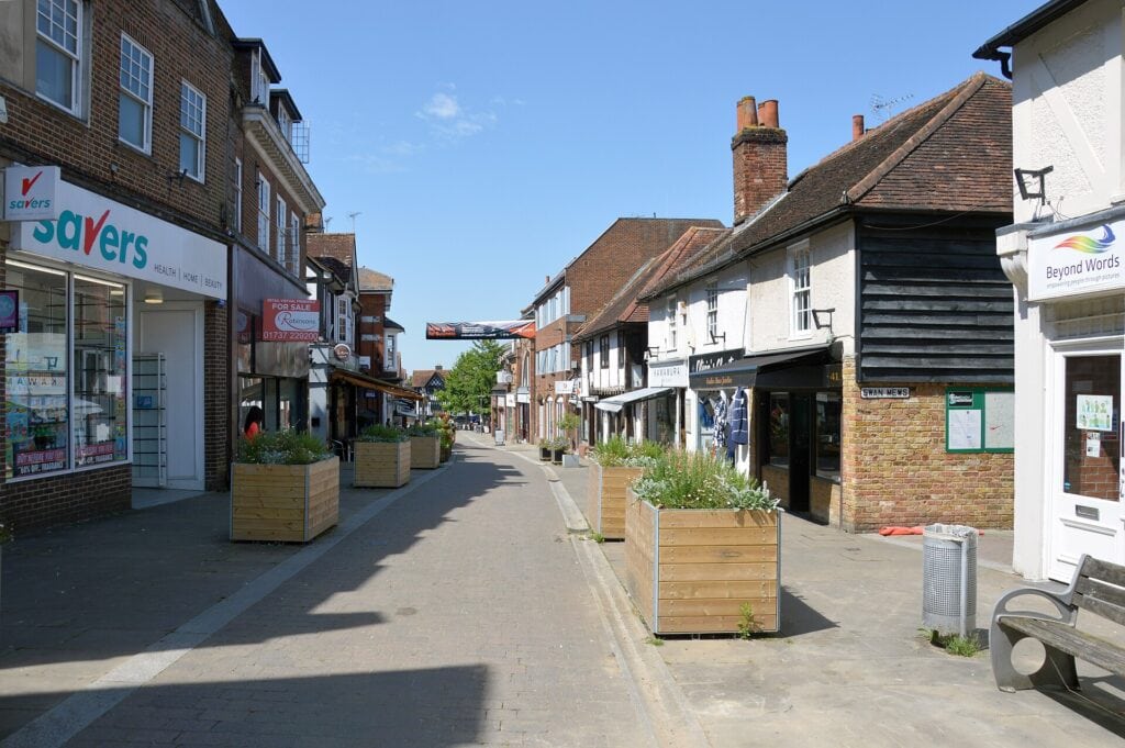 Shops along Leatherhead High Street. Photo: DimiTalen, CC0