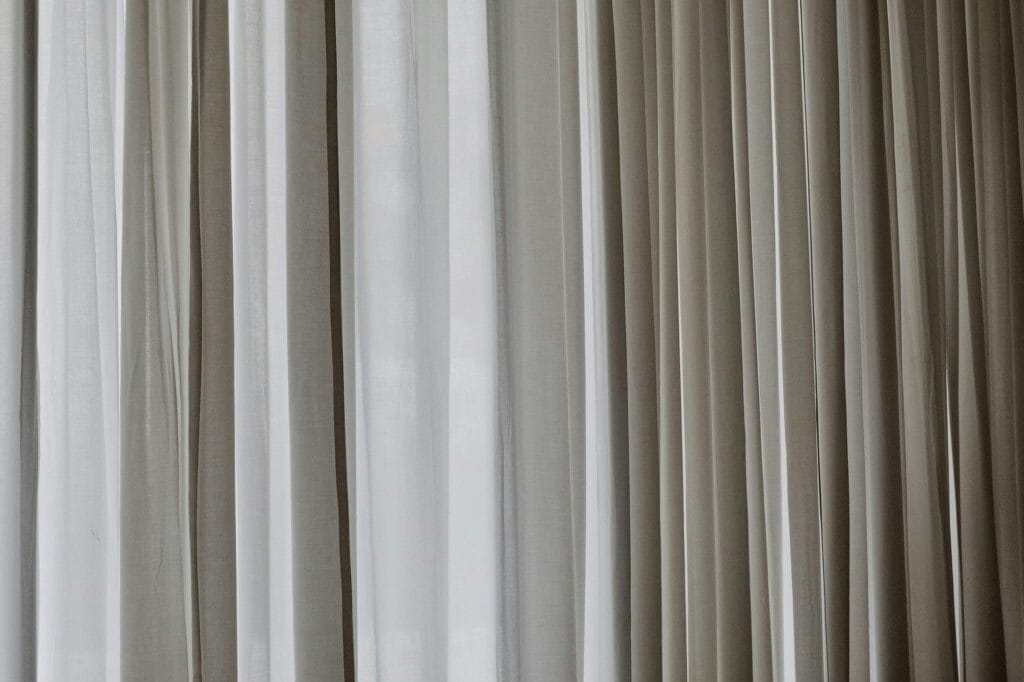 silent gliss motorised curtain track