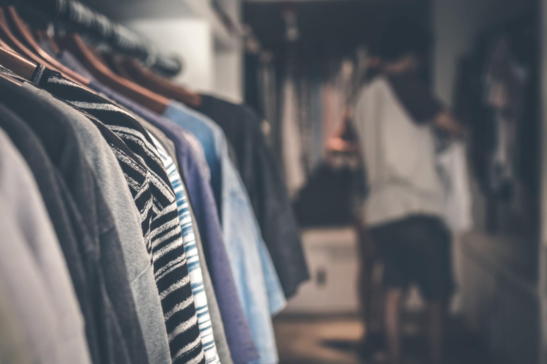 How does smart vending help with loss prevention in retailing?