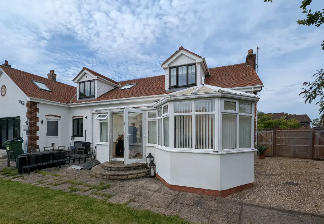 white coloured conservatory