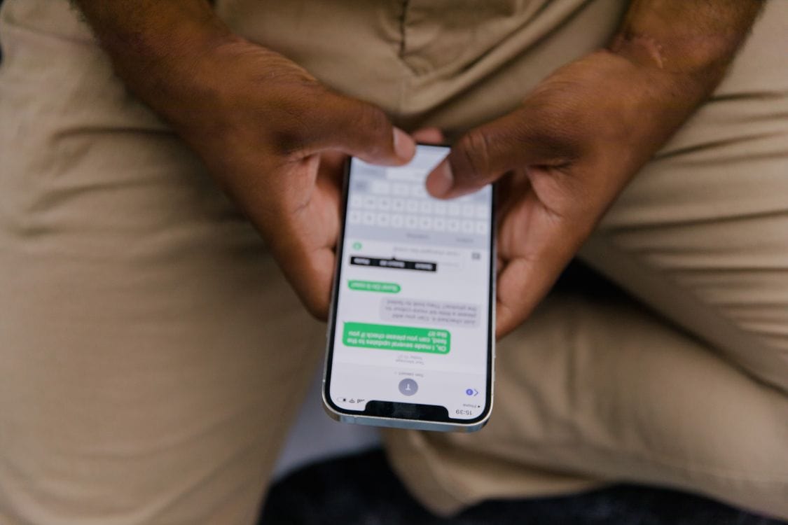 Pobieranie i instalacja najnowszej wersji aplikacji Messenger ze sklepu app store