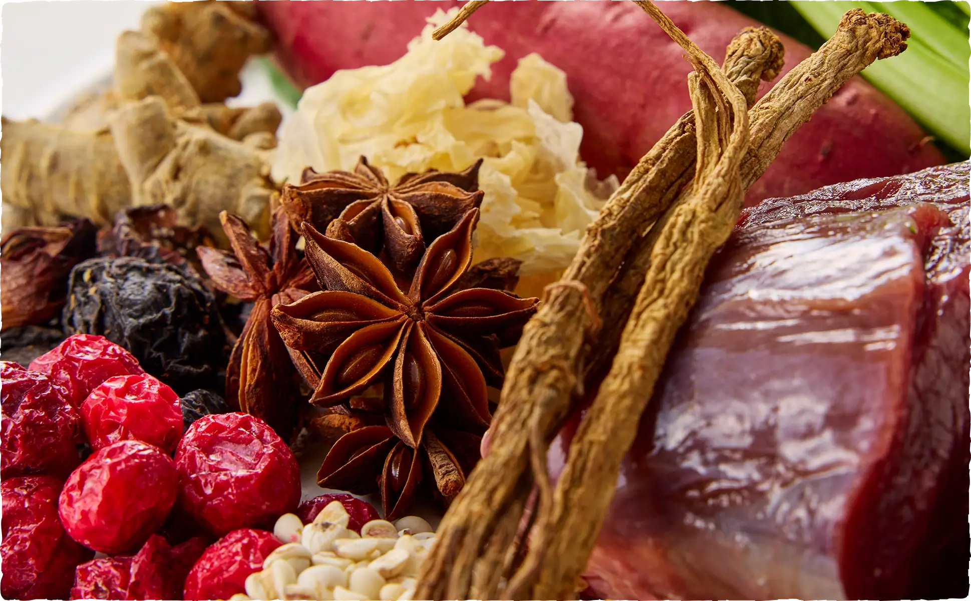 89種の和漢植物と31種類の希少素材