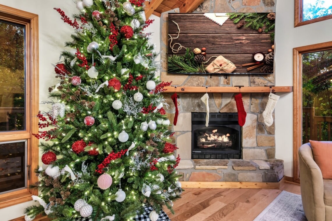 Gather by the fireplace for the holidays with the whole family!