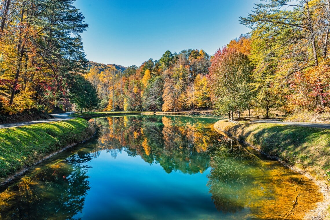 Take a peaceful stroll along the nearby community lake.