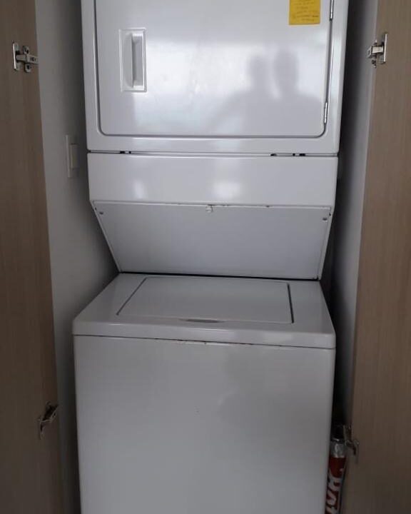 14225794-11D6-43C6-8BFD-700B75FA6A37