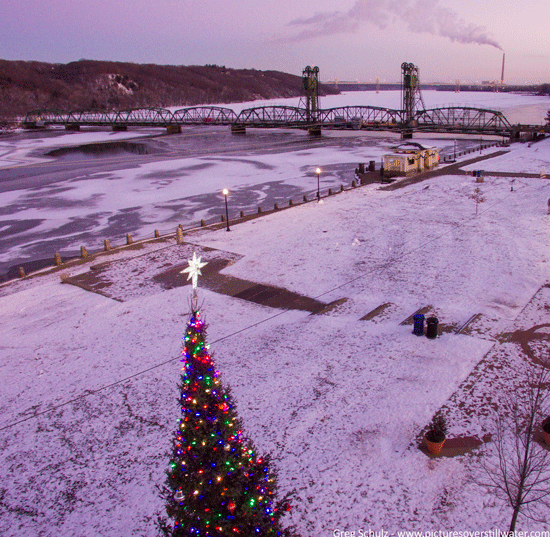 Downtown Christmas Tree Stillwater via Pictures Over Stillwater