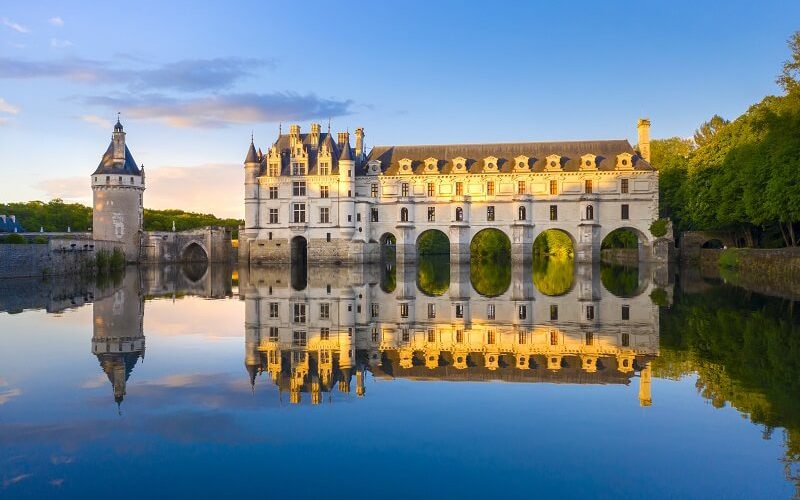 Chateau de Chenonceau is a french castle spanning the River Cher near Chenonceaux village, Loire valley in France Chateau de Chenonceau is a french castle spanning the River Cher near Chenonceaux village, Loire valley in France