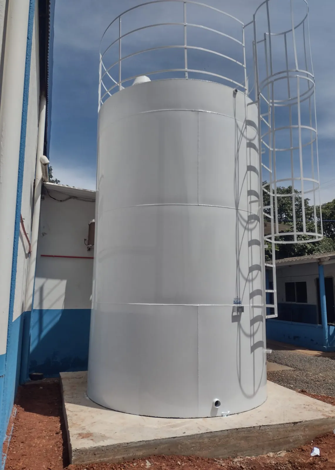 Reservatório Vertical com Fundo Reto Apoiado