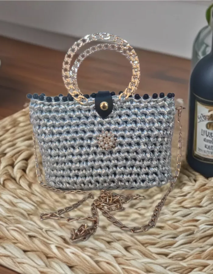 Minaudière – silber in Lederoptik,glänzend