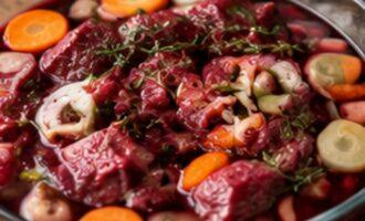 Французское рагу из говядины - маринование