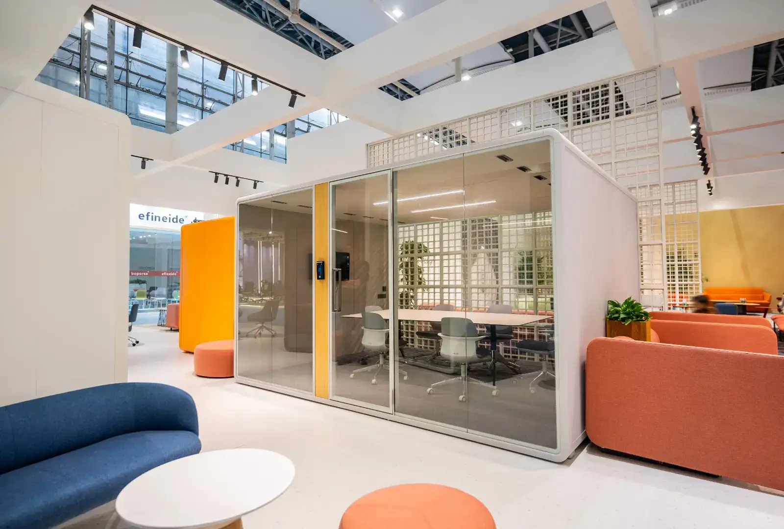 4 Person Meeting Pod