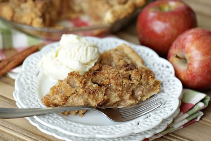 Apple Pie is about as American as you can get. A slice of this Apple Crumb Pie is perfect to enjoy for Thanksgiving dessert or any time of the year. #applepie #applecrumbpie #pie #pierecipe #dessert #baking #Thanksgivingrecipe #thanksgivingdessert #applerecipes