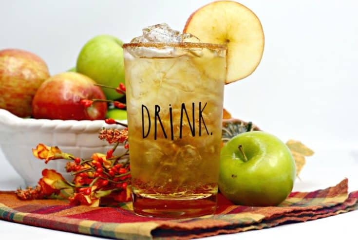 This refreshing Apple Cider Margarita is the perfect way to toast the fall season. This margarita recipe is a twist on the classic and full of apple flavor. #margarita #applecidermargarita #falldrink #drinkrecipe