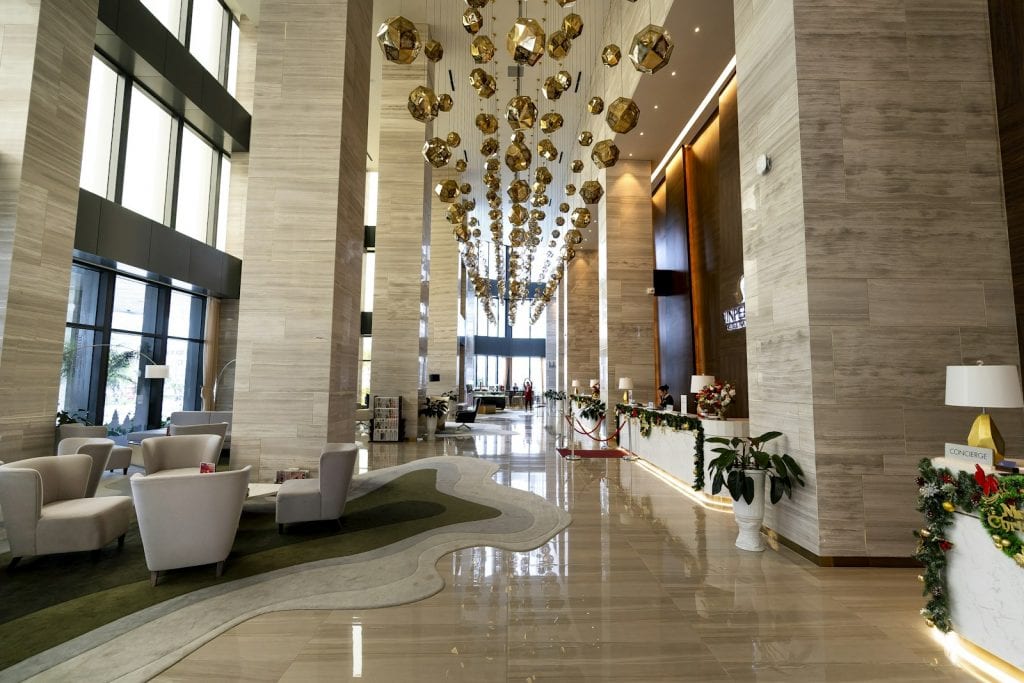 From double-rub counts to artisan sourcing in Indonesia — a complete guide to FF&E specification for boutique hotels, restaurants and high-end commercial interiors. For interior designers, hotel procurement teams and F&B operators.