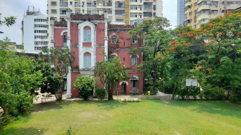 The Jewish Girls School grounds