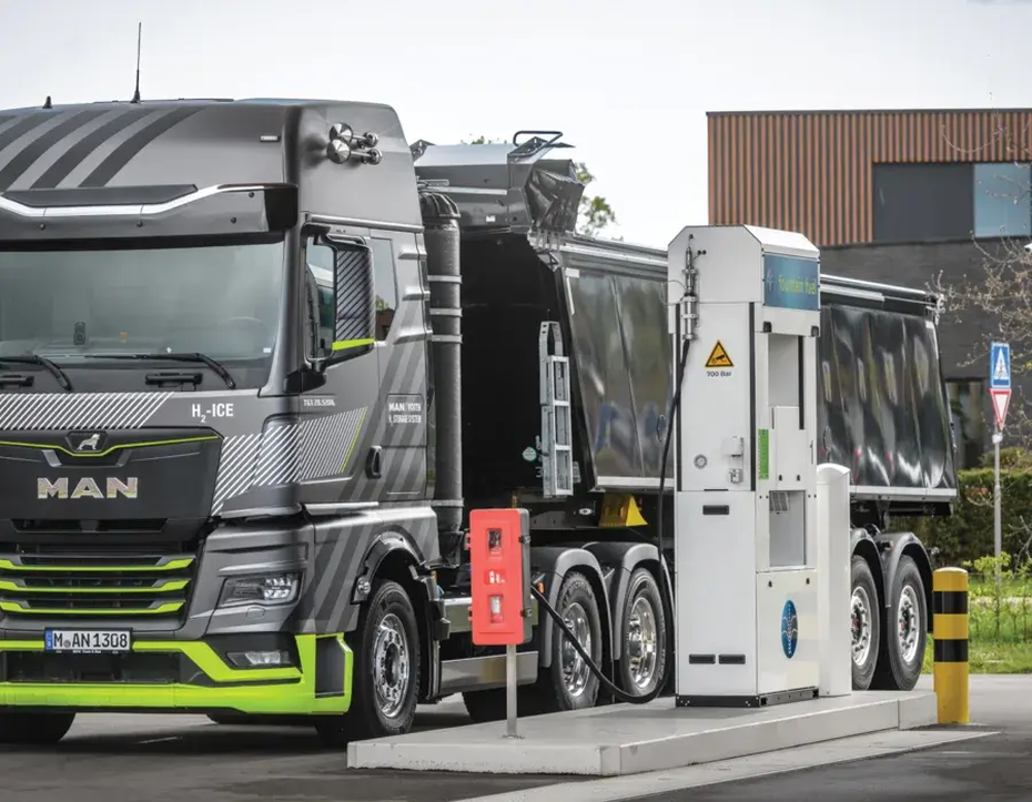 Hydrogen Progress: The Netherlands vs UK – A Tale of Two Strategies 1 The Netherlands expanding its hydrogen fleet and refuelling network by 2027