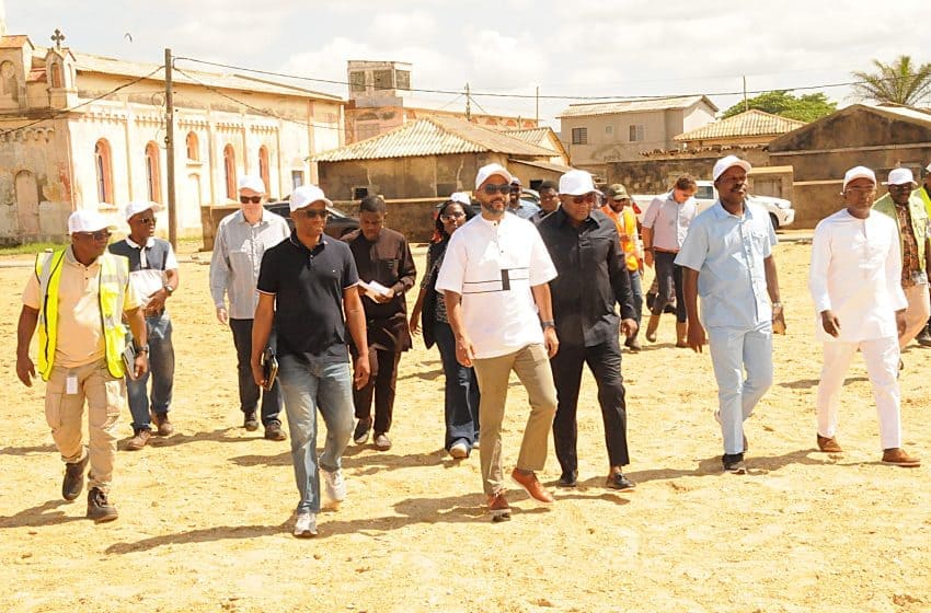  Travaux de protection de la côte togolaise : L’administrateur de la Banque mondiale visite les réalisations à Aného