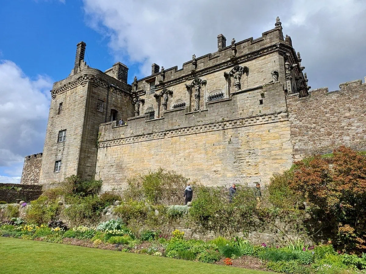 queen-anne-gardens-and-stirling-castle