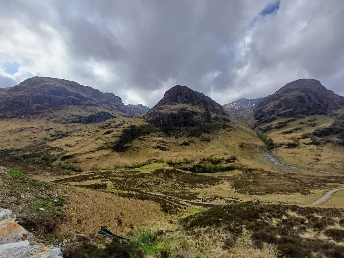 the-three-sisters-at-glencoe-mountain-range