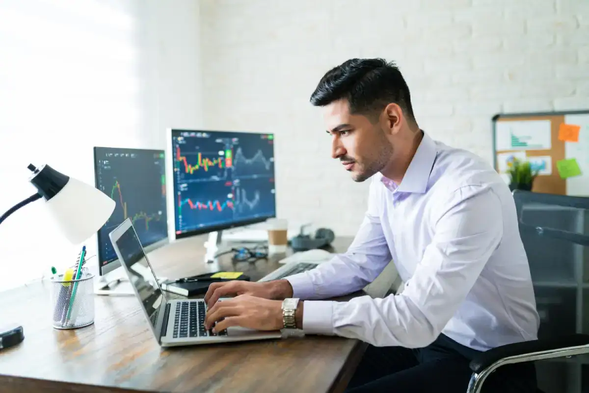  What is Intraday Trading? How to Start, Key Benefits & Expert Tips