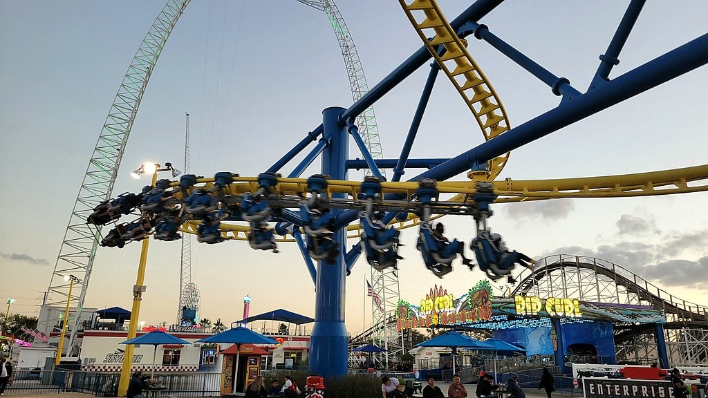 Freedom Flyer suspended coaster at Fun Spot America Orlando