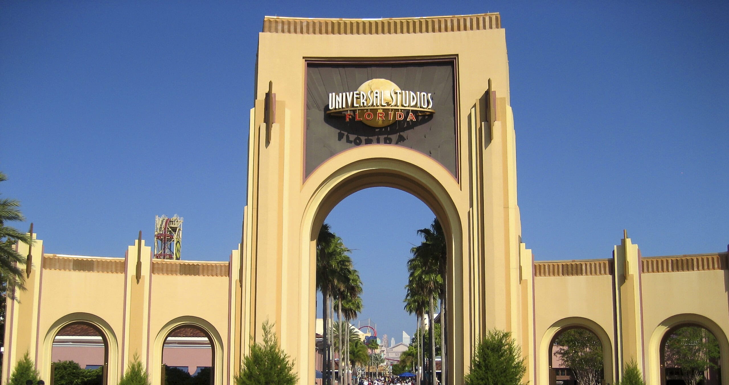 Entrance to Universal Studios Orlando Florida, the place to purchase your tickets for universal studios orlando florida