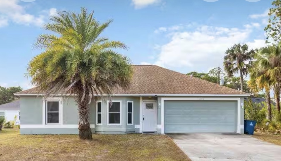 Palm Bay vacation rental living area