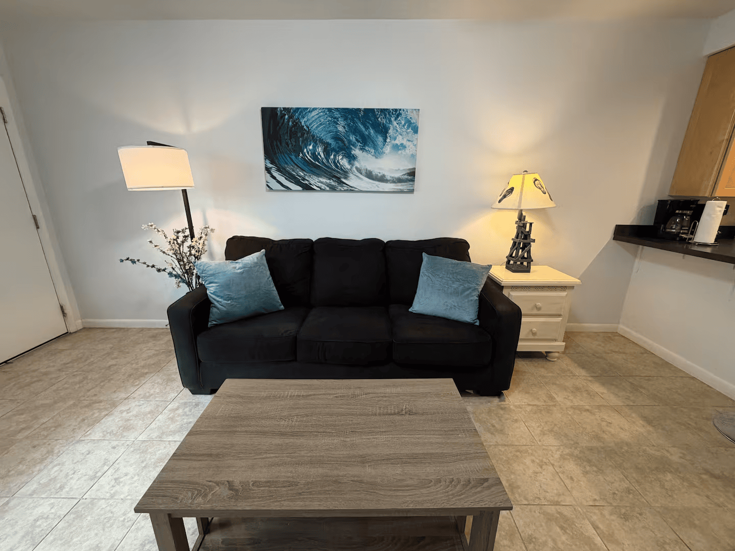 Marlin 305 living room