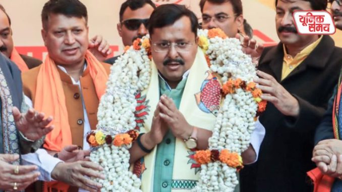 Nitin Naveen has filed his nomination for the post of National President.