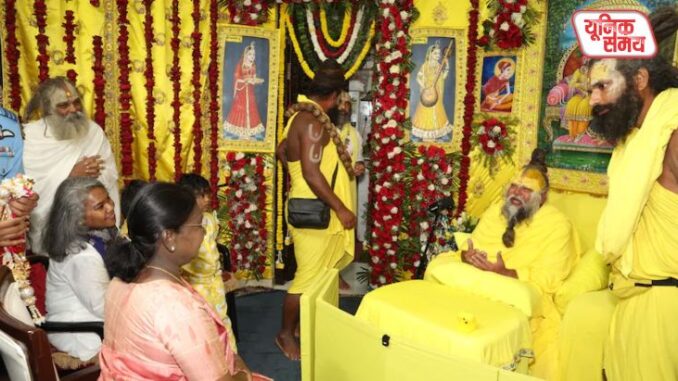President Droupadi Murmu sought blessings from Sant Premanand Maharaj in Vrindavan