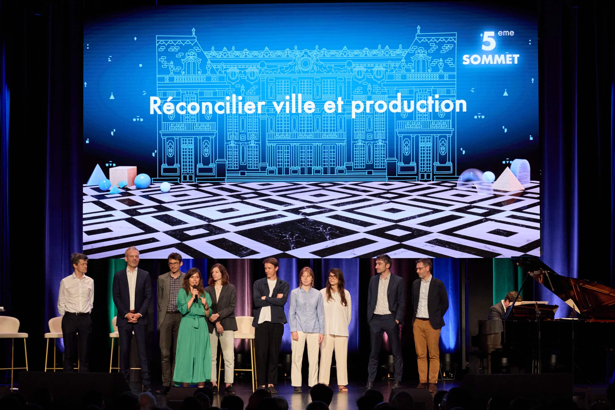  ACTION COLLECTIVE Image