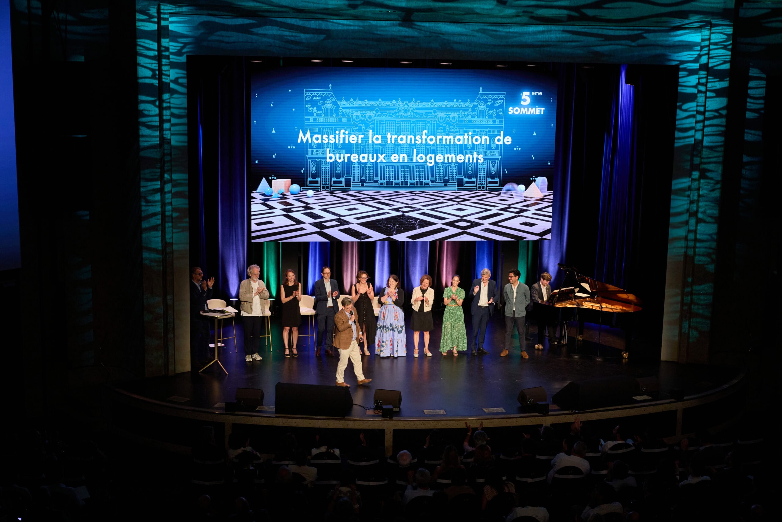  ACTION COLLECTIVE Image