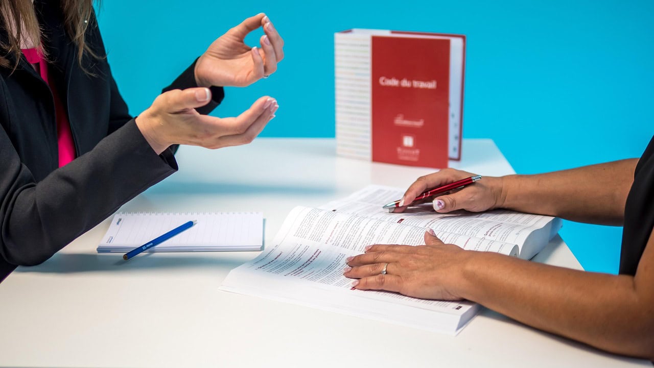 Contratos y Reglamentos Internos