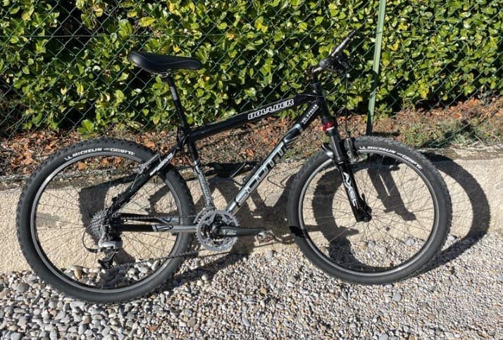 For sale used mountain bike Scott Boulder size M 2005.