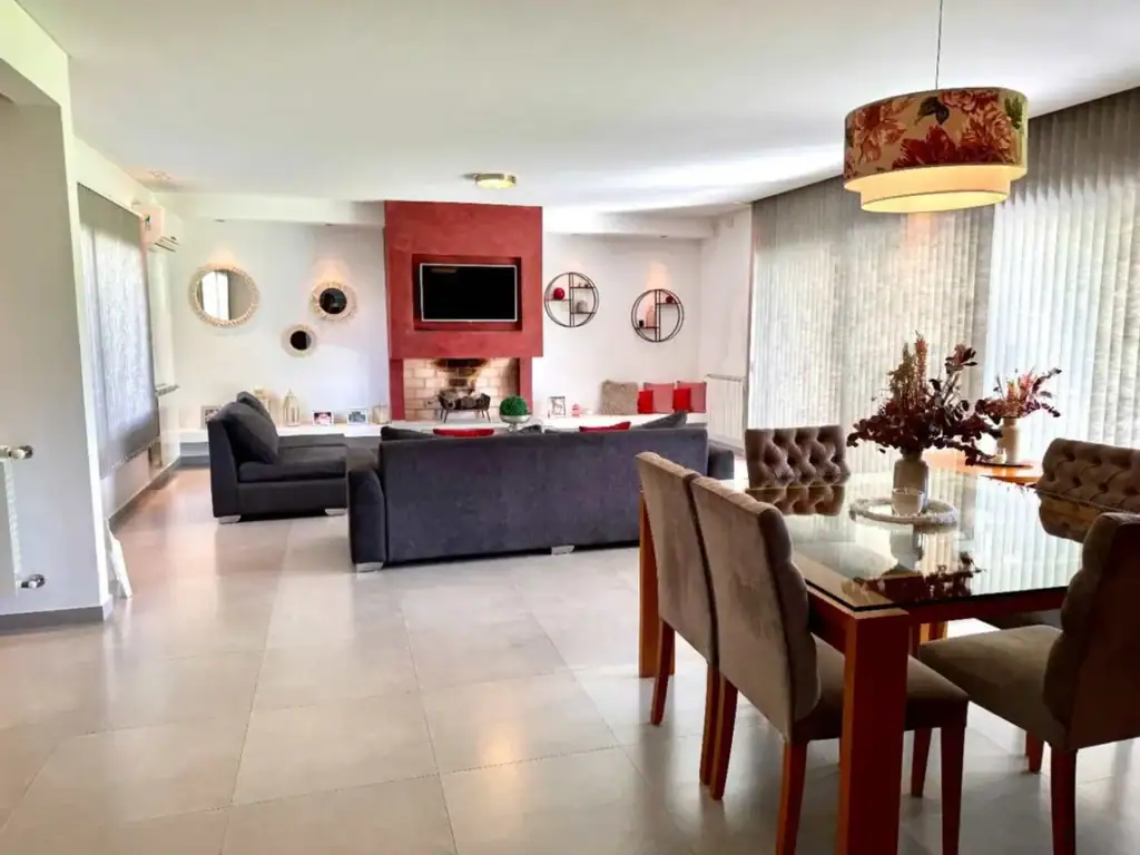 CASA EN VENTA EN GONNET 2