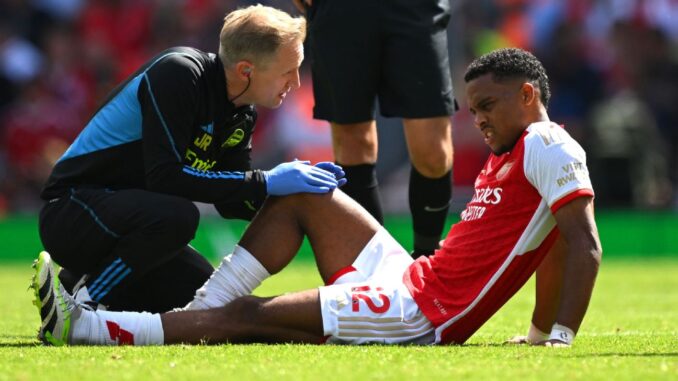 Arsenal signing Timber injures ACL during debut