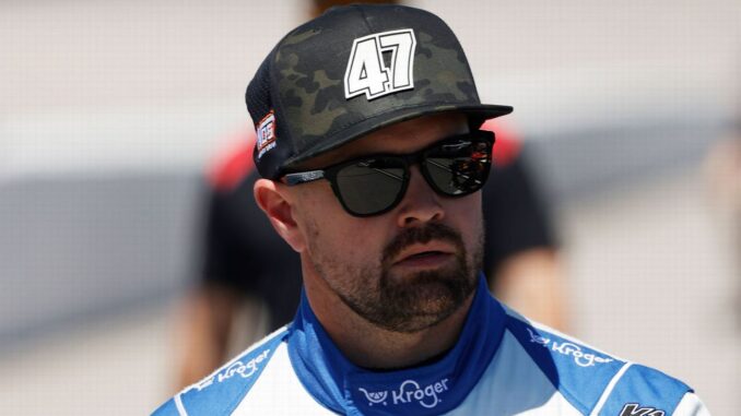 elliott-rips-nascar-for-fining-but-promoting-fight.jpg Elliott rips NASCAR for fining but promoting fight