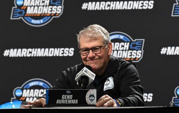 uconn-extends-coach-auriemma-on-5-year-deal.jpg UConn extends coach Auriemma on 5-year deal