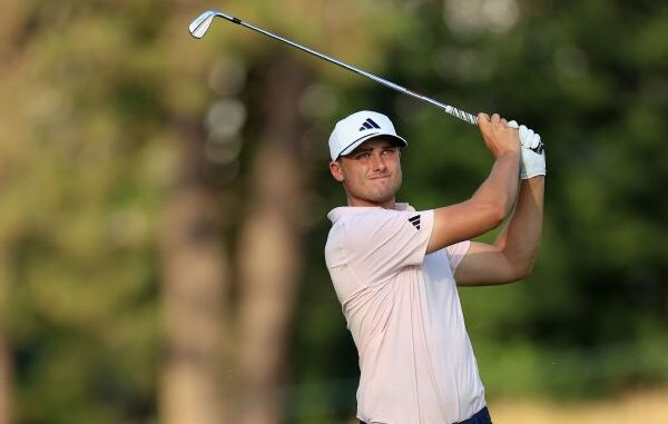 ‘Machine’-like Aberg seizes lead in 1st U.S. Open
