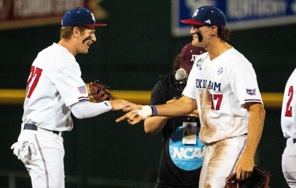 texas-am-robs-hr-in-9th-to-win-mcws-thriller.jpg Texas A&M robs HR in 9th to win MCWS thriller